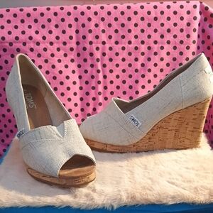 TOMS wedge Heels Size 5 US